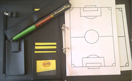 Trainersmap Topmodel, magnetisch veld met genummerde magneten, met dubbelzijdig schrijfblok, ringband, vaal vakken en mer rits!